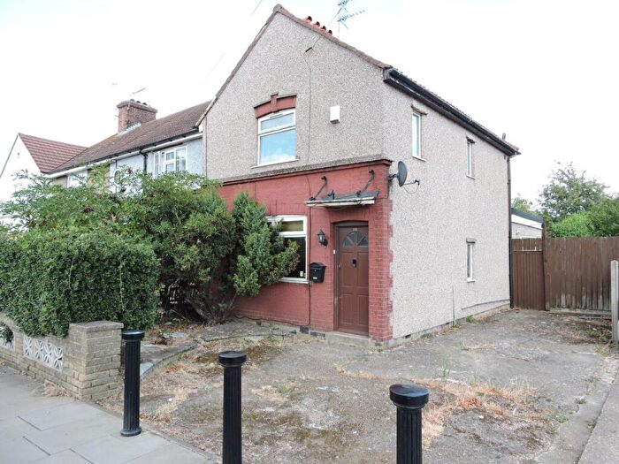 3 Bedroom End Of Terrace House For Sale In Brimsdown Avenue, Enfield, EN3