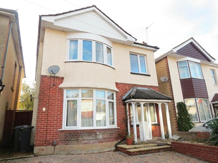 5 Bedroom House To Rent In Bedroom Detached House In Winton, BH9