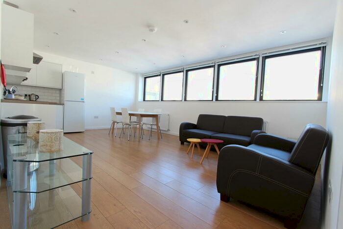 2 Bedroom Apartment To Rent In Penthouse Flat, Stucley Place, Camden Town, NW1