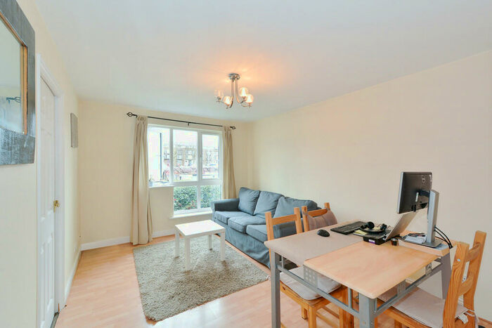 1 Bedroom Apartment To Rent In Dunnage Crescent, London, SE16