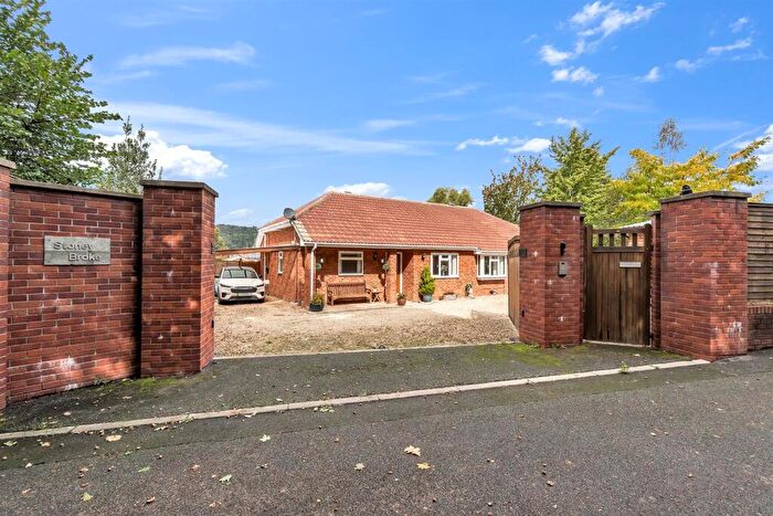 3 Bedroom Detached House For Sale In Beggars Lane, Honiton, EX14