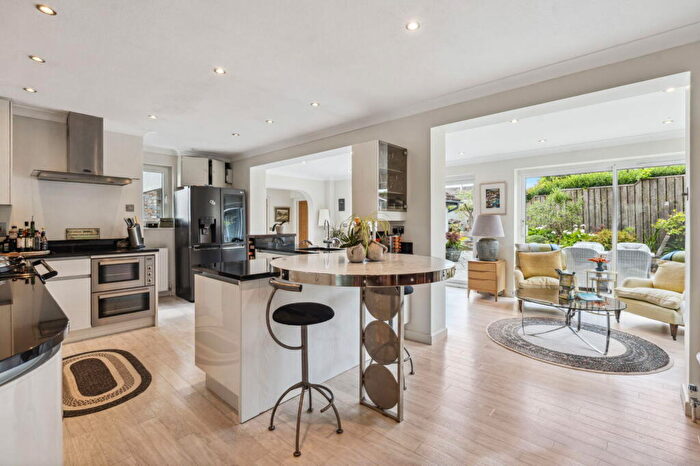 4 Bedroom Detached Bungalow For Sale In Luffings, Rock, PL27