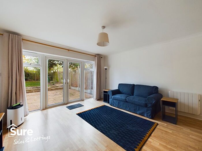 1 Bedroom Studio To Rent In Windmill Road, Hemel Hempstead, Hertfordshire, HP2