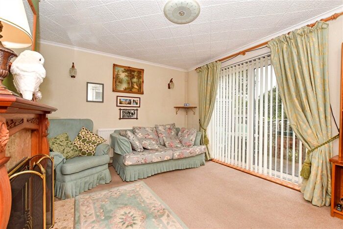 3 Bedroom Semi-detached House For Sale In Shrubcote, Tenterden, Kent, TN30