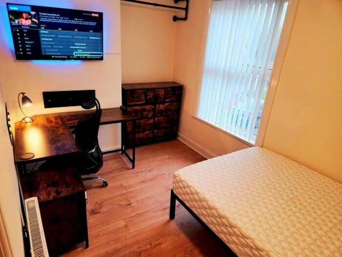 4 Bedroom Terraced House To Rent In Hastings Street, Loughborough, Leicestershire, LE11