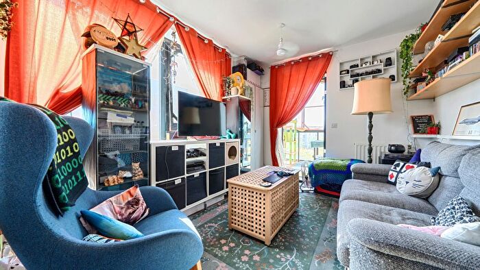 2 Bedroom Flat For Sale In Ellis Road, Trumpington, Cambridge, CB2