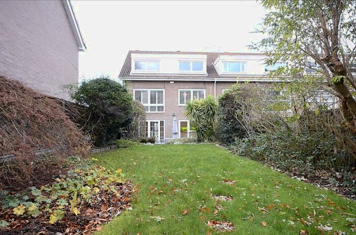4 Bedroom Town House To Rent In Cedar Drive, Sunningdale, SL5