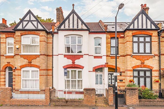 5 Bedroom Property To Rent In Doggett Road, Catford, SE6