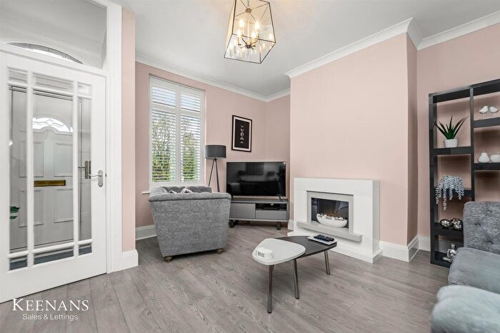 3 Bedroom Terraced House For Sale In Waterfold Lane, Bury, BL9