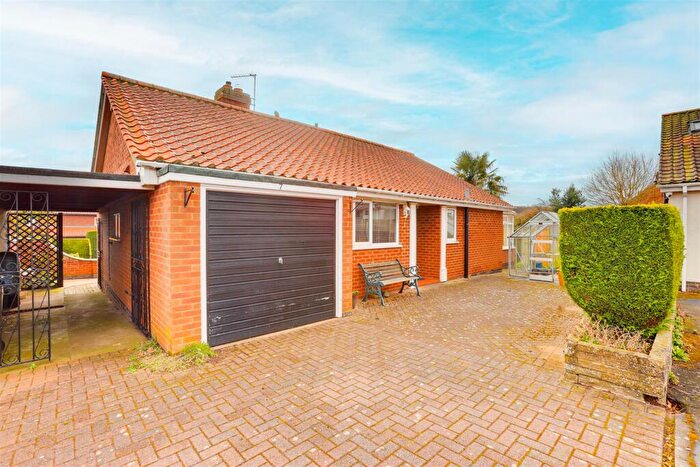 2 Bedroom Detached Bungalow For Sale In Old Acres, Woodborough, Nottinghamshire, NG14