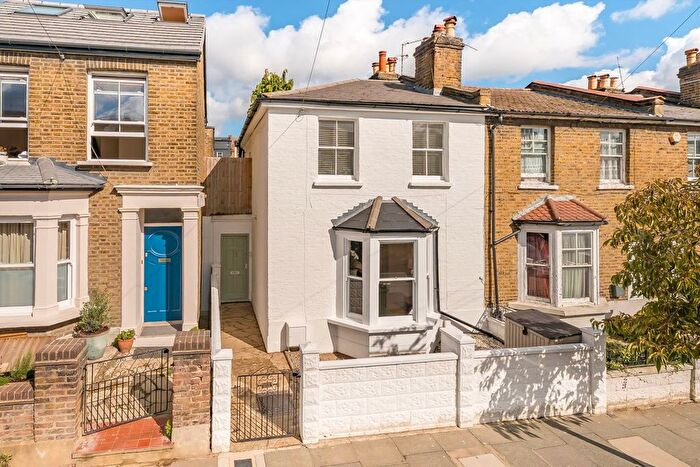 2 Bedroom End Of Terrace House For Sale In Shakespeare Road, Acton, W3