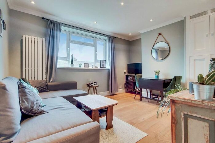 2 Bedroom Flat To Rent In Racton Road, Fulham Broadway, London, SW6