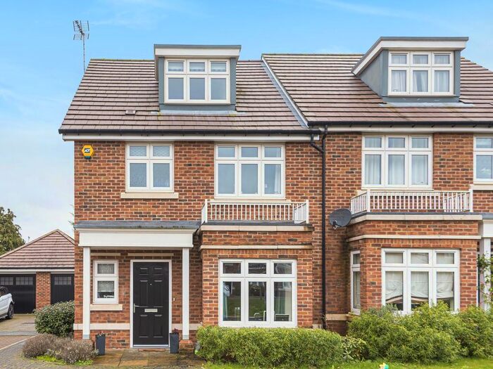 4 Bedroom Semi-Detached House To Rent In Freshers Grove, Earley, Reading, RG6