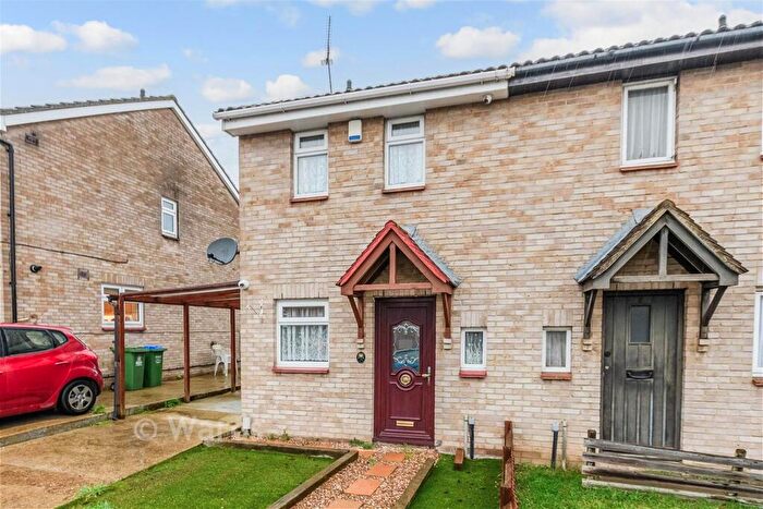 2 Bedroom Semi Detached House For Sale In Walker Close, Crayford, Kent, DA1