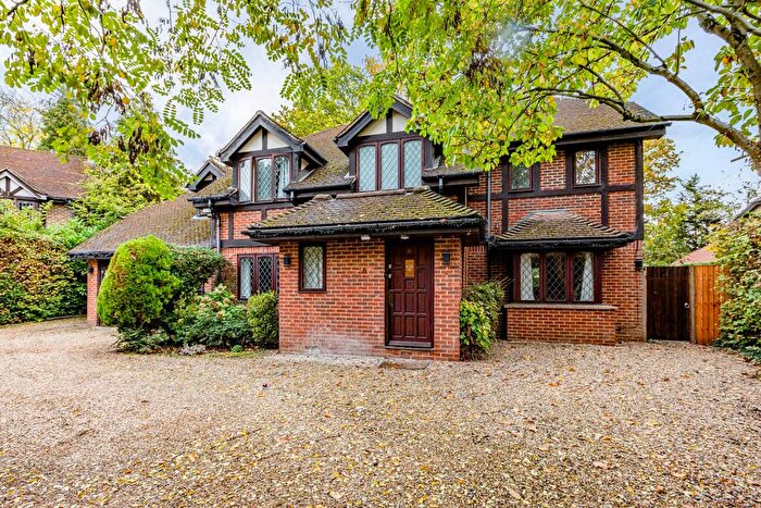 5 Bedroom Detached House For Sale In West Byfleet, Surrey, KT14