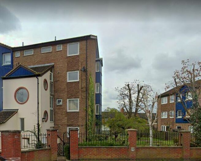 3 Bedroom Maisonette To Rent In Cromwell Court, Rushden, Northamptonshire, NN10