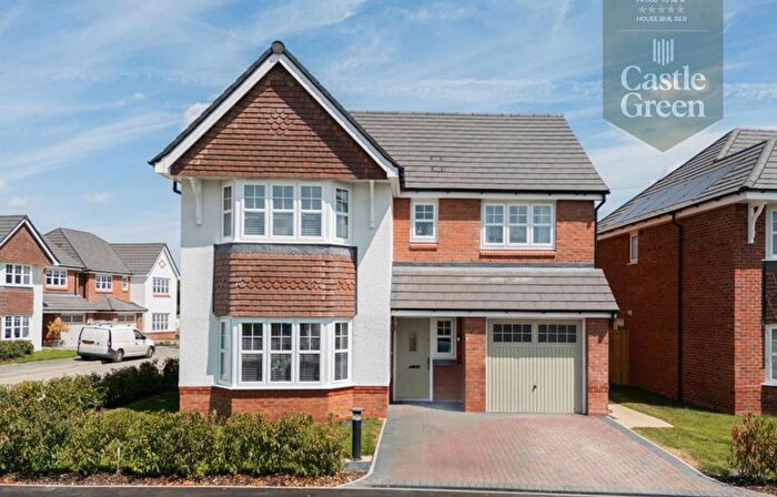 4 Bedroom Detached House For Sale In Keckwick Hill Crescent, Daresbury, WA4