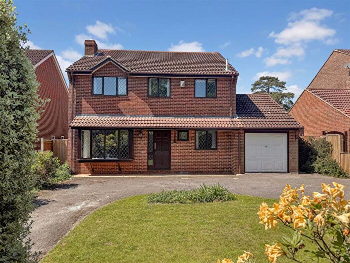 4 Bedroom Detached House For Sale In Locks Road, Locks Heath, SO31