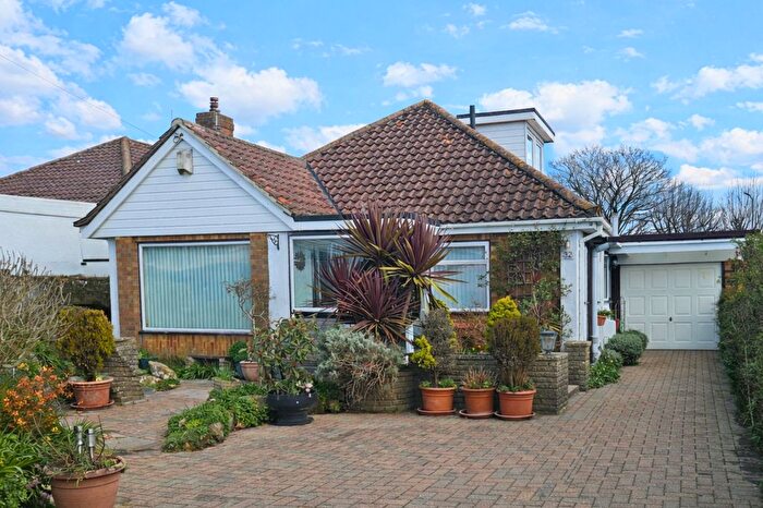 3 Bedroom Detached House For Sale In Downsway, Woodingdean, BN2