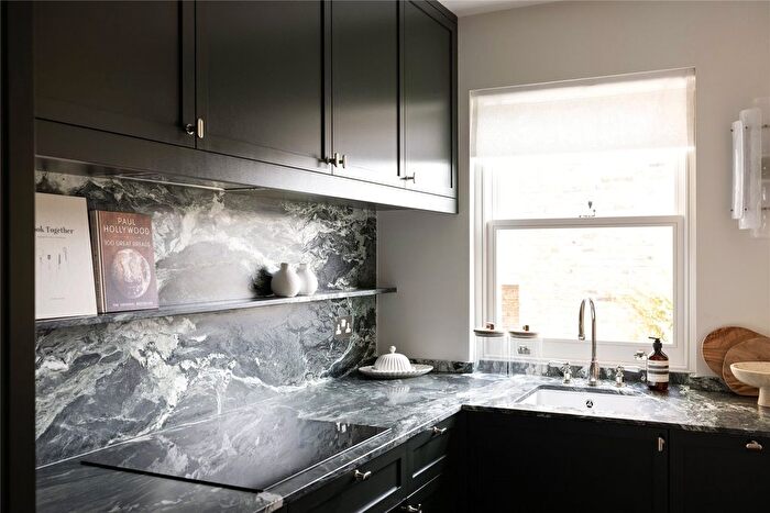 1 Bedroom Flat For Sale In Ladbroke Square, London, W11