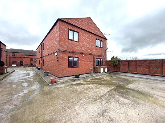 1 Bedroom Flat For Sale In Downlands Court, Browning Road, L&D Borders, Luton, Bedfordshire, LU4