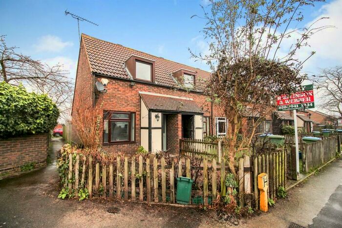 1 Bedroom End Of Terrace House To Rent In Beauchamp Road, West Molesey, KT8