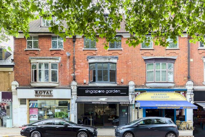 2 Bedroom Flat To Rent In Chiswick High Road, London, W4