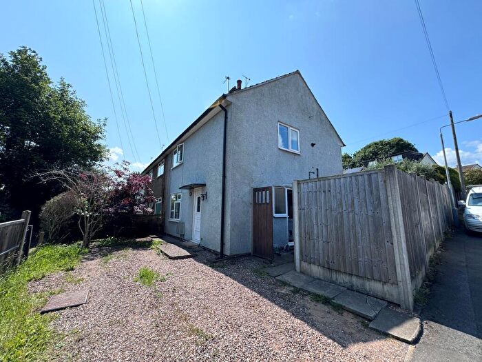 3 Bedroom Semi-Detached House To Rent In Lymn Avenue, NG4