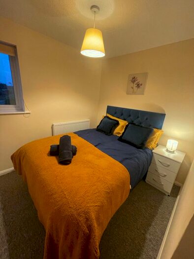 2 Bedroom Flat To Rent In Hay Leaze, Bristol, BS37