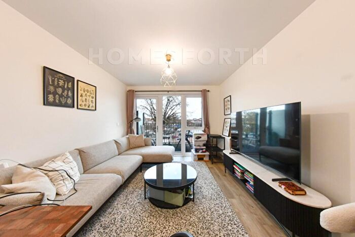 2 Bedroom Flat To Rent In Omnibus House, Cricklewood Lane, Cricklewood, NW2