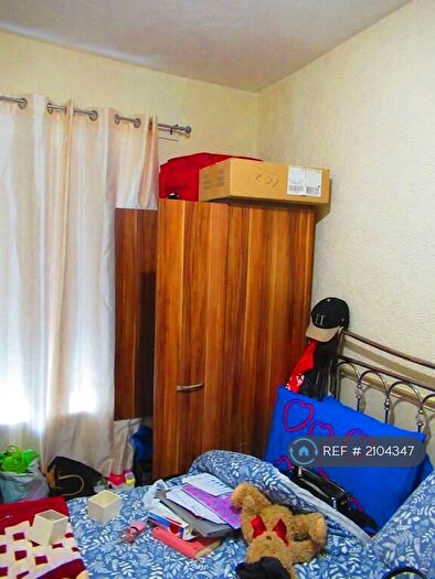 2 Bedroom End Of Terrace House To Rent In Dane Street, Oldham, OL4