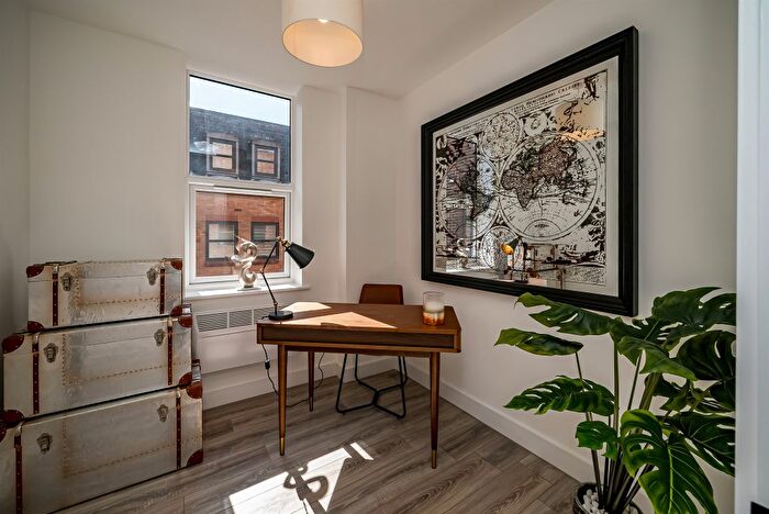 2 Bedroom Flat For Sale In Elm House, The Grove, Slough, SL1