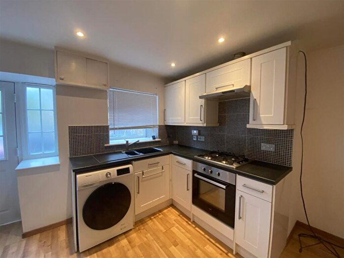 2 Bedroom Apartment To Rent In North Street, Milborne Port, DT9