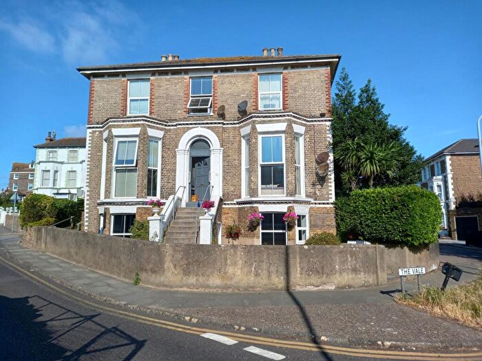 1 Bedroom Flat To Rent In The Vale, Broadstairs, CT10