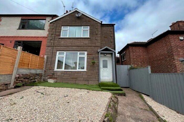 2 Bedroom Property To Rent In Lees Road, Nottingham, NG3