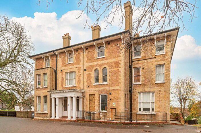 2 Bedroom Flat To Rent In Bramley Hill, South Croydon, CR2