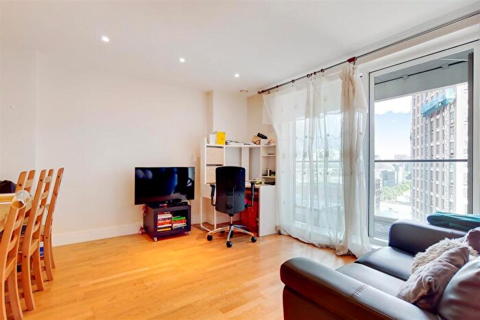 1 Bedroom Apartment To Rent In Wharfside Point South, London, E14
