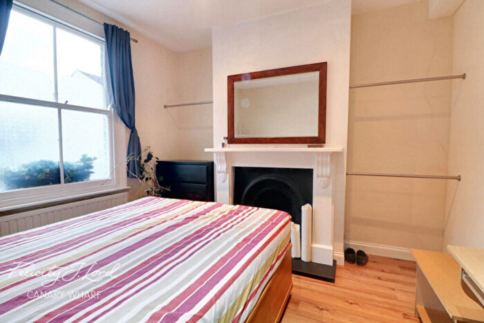 3 Bedroom Terraced House To Rent In Cahir Street, London, E14