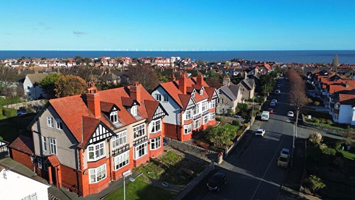 6 Bedroom Semi Detached House For Sale In Rhos Road, Rhos On Sea, LL28