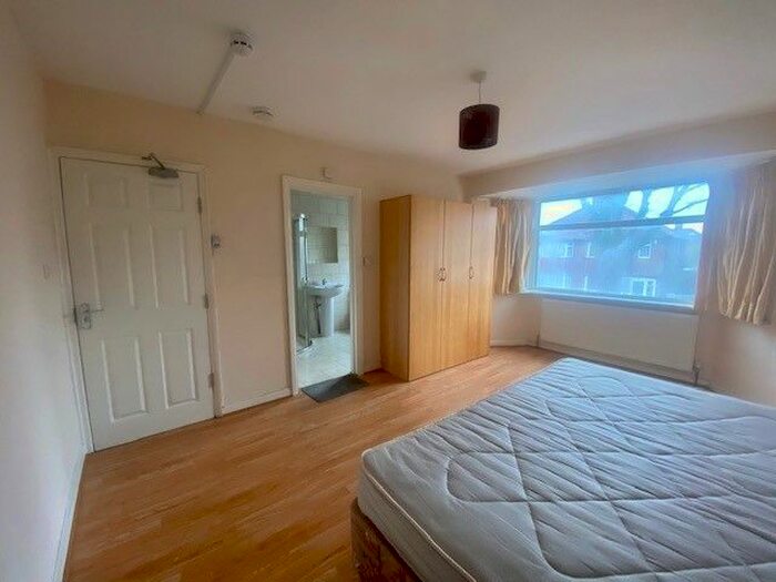1 Bedroom Studio To Rent In Springfield Mount, London NW9