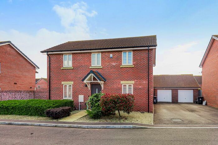 4 Bedroom Detached House To Rent In Blunsdon St Andrew, Swindon, SN25