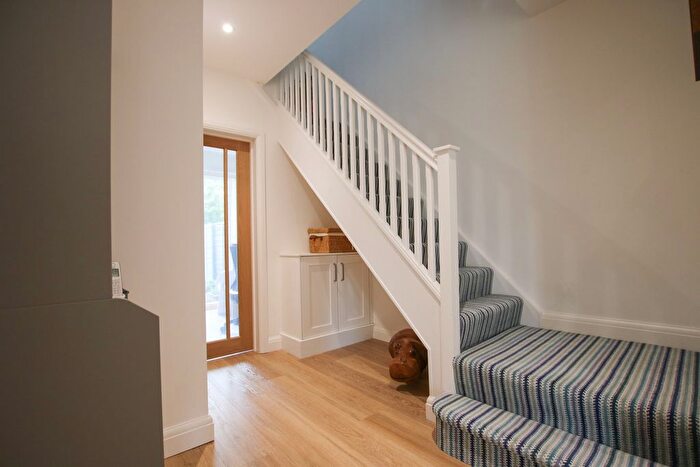 3 Bedroom Terraced House For Sale In Highfield Close, Wokingham, RG40