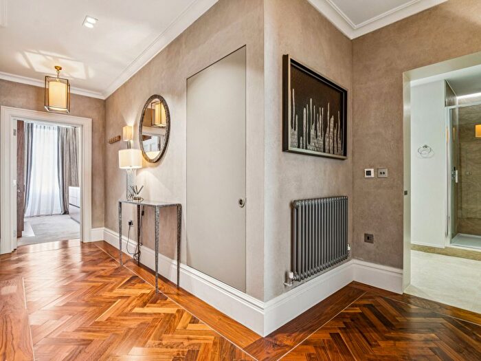 2 Bedroom Flat To Rent In Buckingham Street, London, WC2N