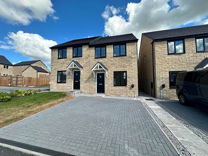 3 Bedroom Property To Rent In Bancroft Close, Earby, BB18