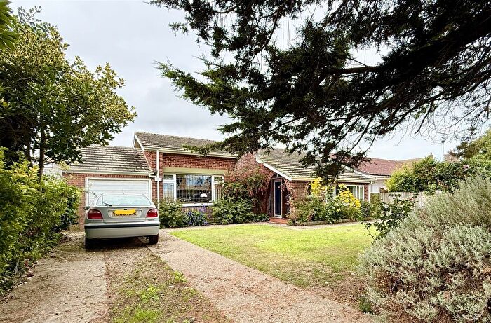2 Bedroom Detached Bungalow For Sale In Lighthouse Lane, Happisburgh, NR12
