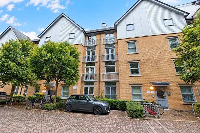 3 Bedroom Flat To Rent In St. Andrews Close, Canterbury, CT1