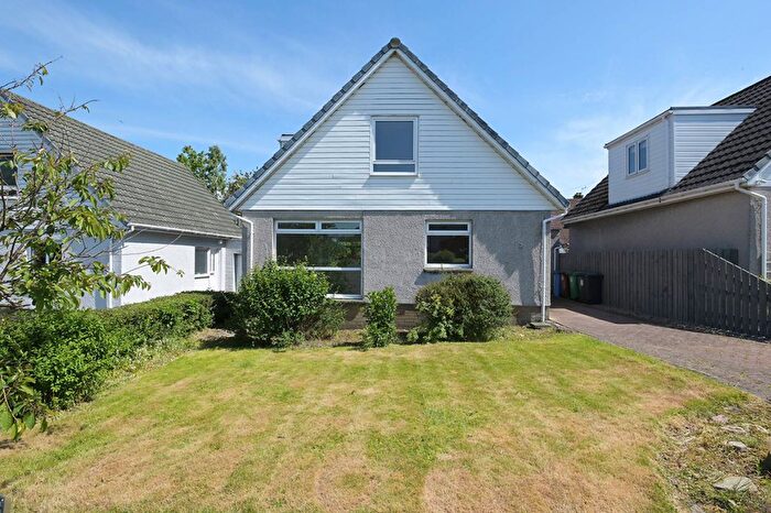 4 Bedroom Detached House For Sale In West Park, Carnock, Dunfermline, Fife, KY12