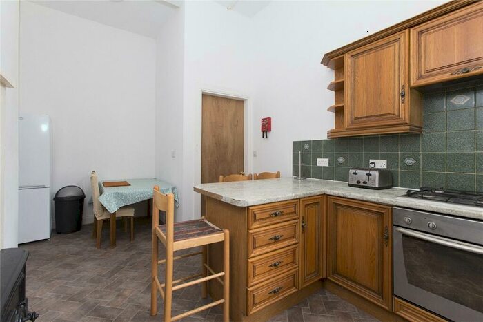 3 Bedroom Flat To Rent In Upper Gilmore Place, Viewforth, Edinburgh, EH3