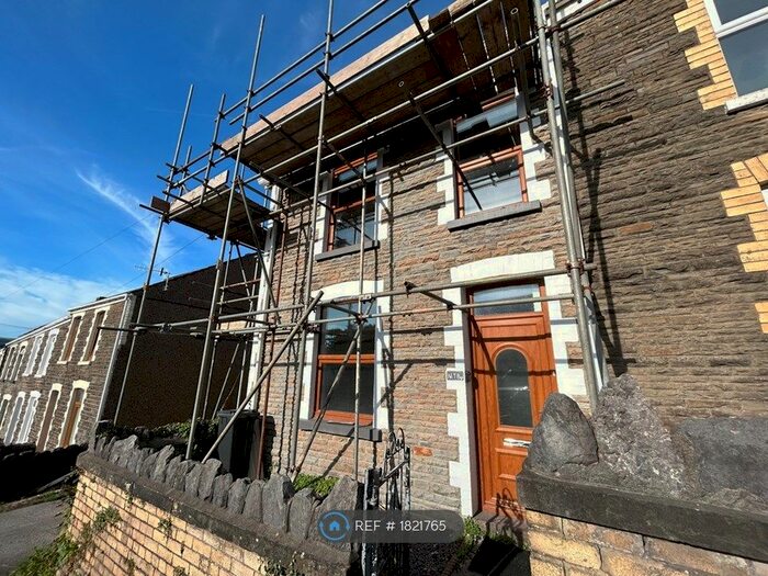2 Bedroom Semi-Detached House To Rent In School Road, Neath, SA11