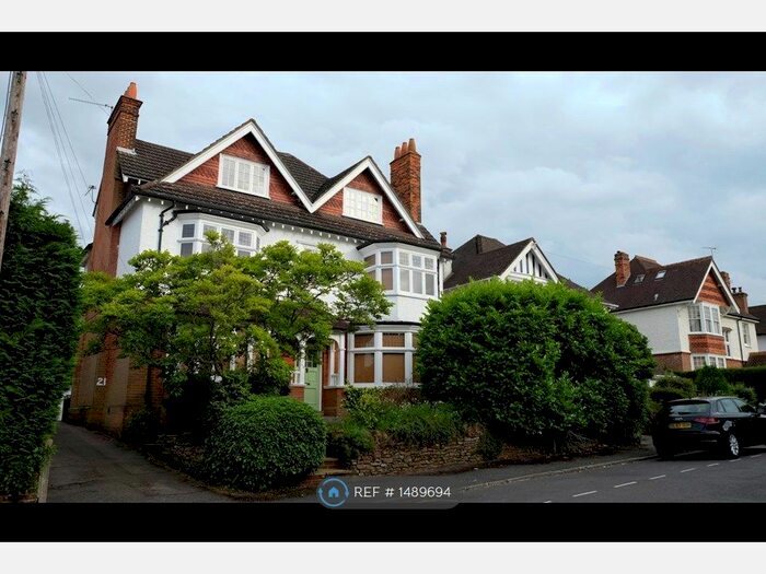 2 Bedroom Flat To Rent In Ennismore Avenue, Guildford, GU1